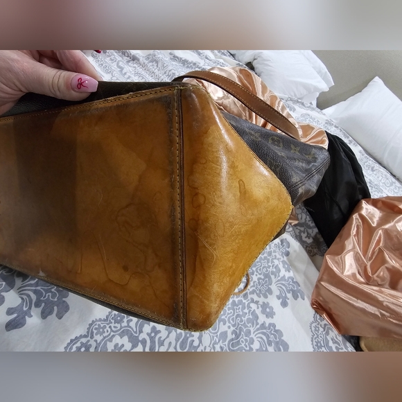 Louis Vuitton Cabas Mezzo Tote - Picture 5 of 10